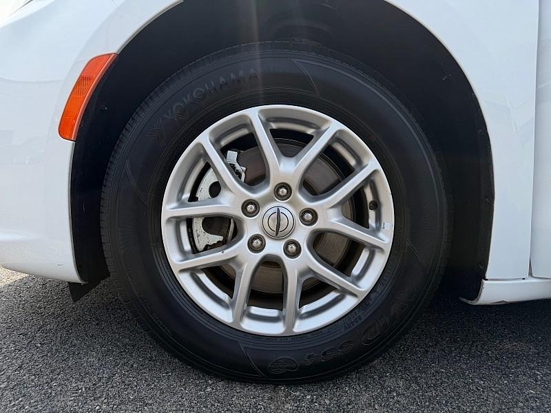 Chrysler Pacifica Touring L FWD 2024