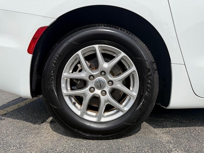 Chrysler Pacifica Touring L FWD 2024