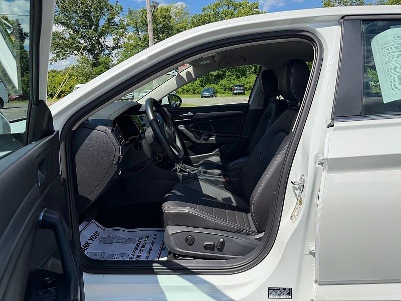 Volkswagen Jetta SE Auto 2023
