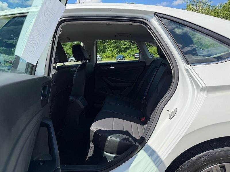 Volkswagen Jetta SE Auto 2023