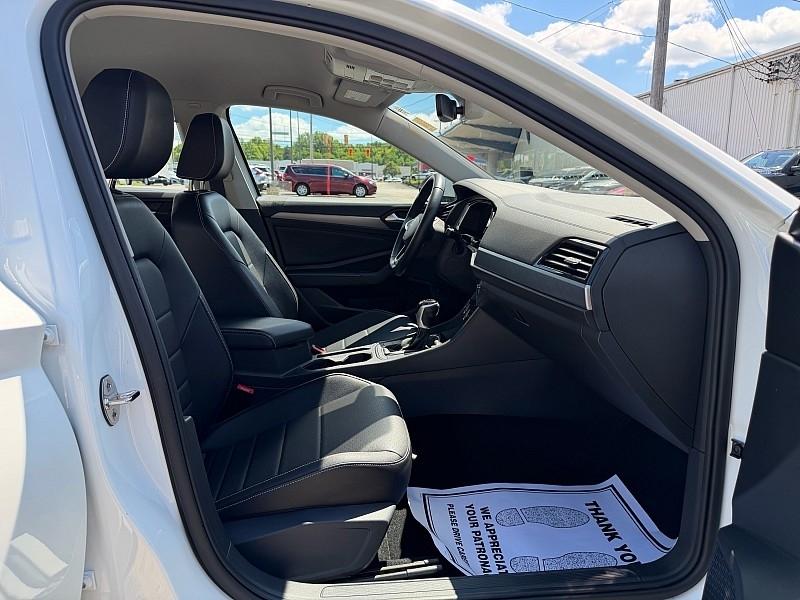 Volkswagen Jetta SE Auto 2023
