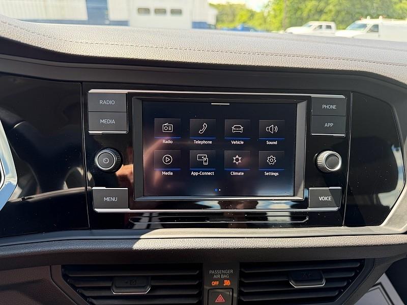 Volkswagen Jetta SE Auto 2023