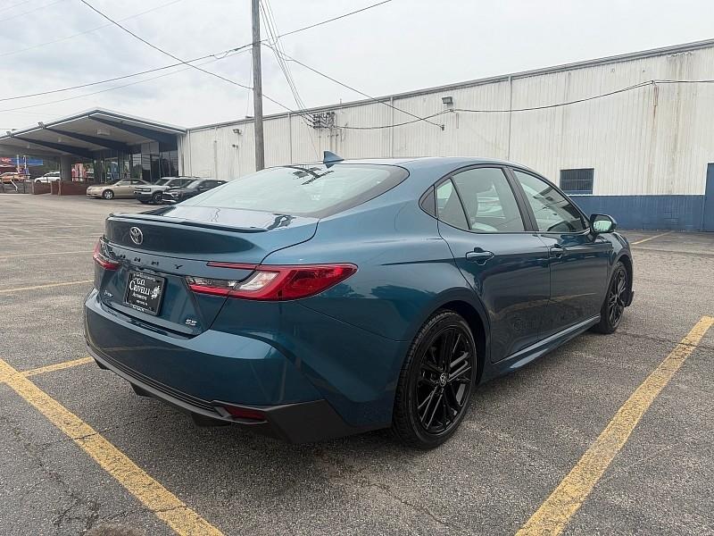 Toyota Camry XLE (Natl) 2025