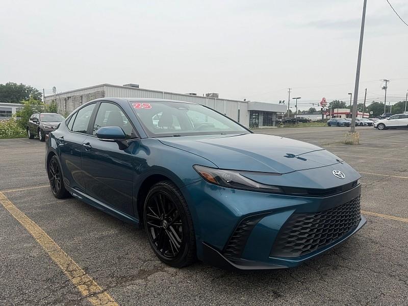 Toyota Camry XLE (Natl) 2025