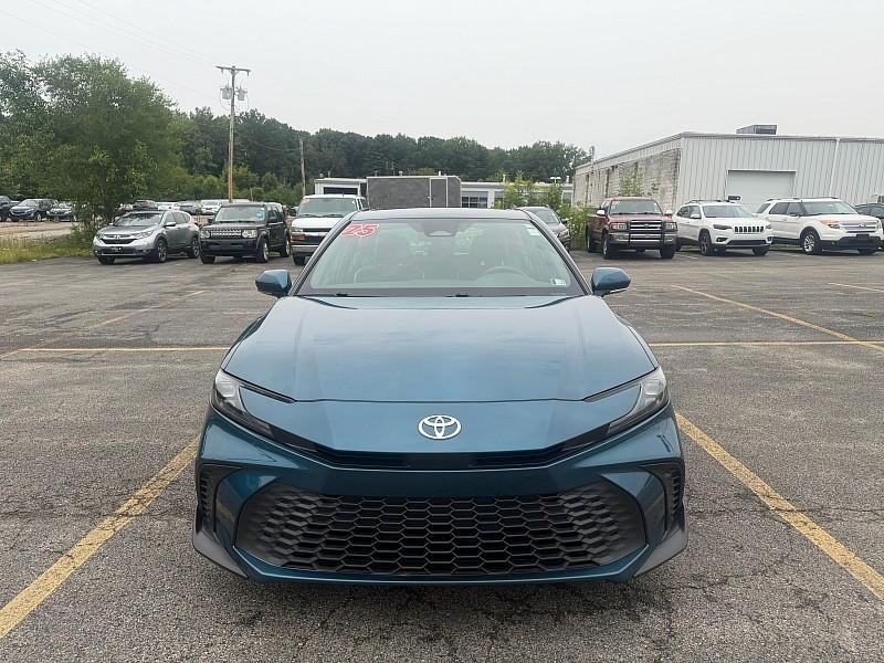 Toyota Camry XLE (Natl) 2025