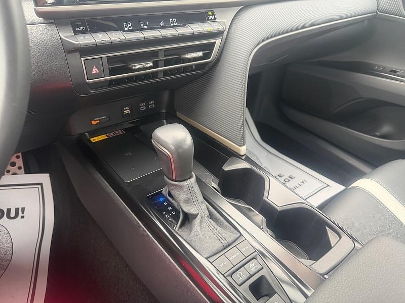 Toyota Camry XLE (Natl) 2025