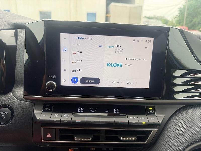 Toyota Camry XLE (Natl) 2025