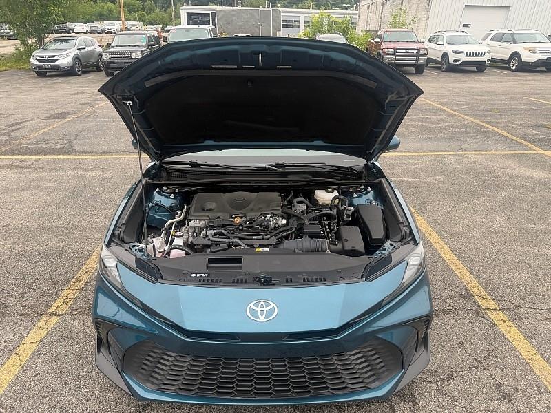 Toyota Camry XLE (Natl) 2025