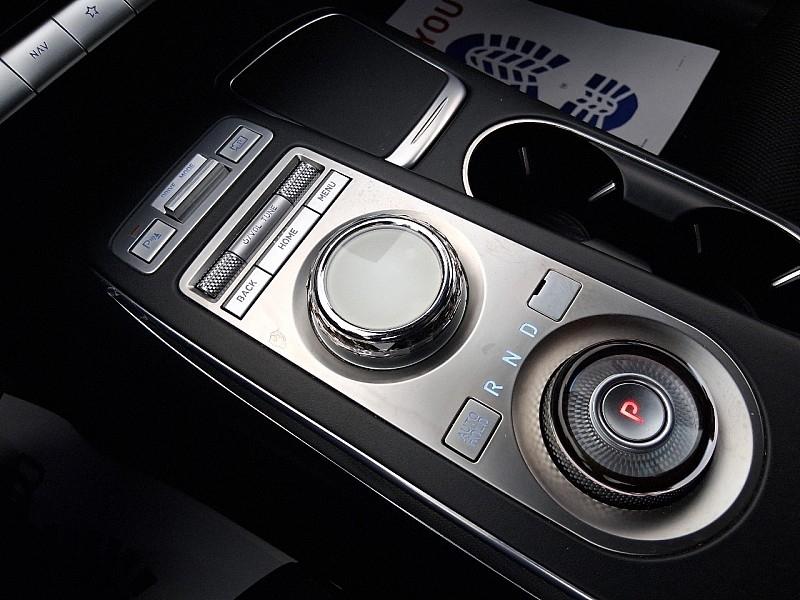 Genesis GV70 2.5T AWD 2023