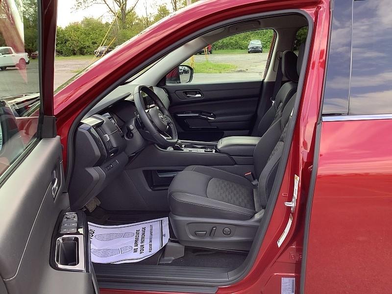 Nissan Pathfinder SV 4WD 2022