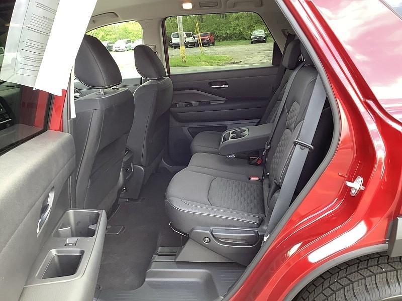 Nissan Pathfinder SV 4WD 2022