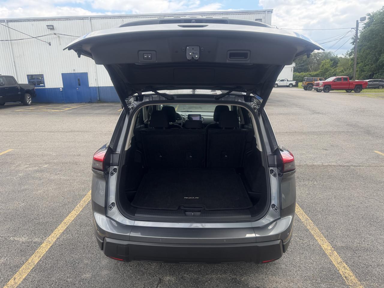Nissan Rogue AWD SV 2025
