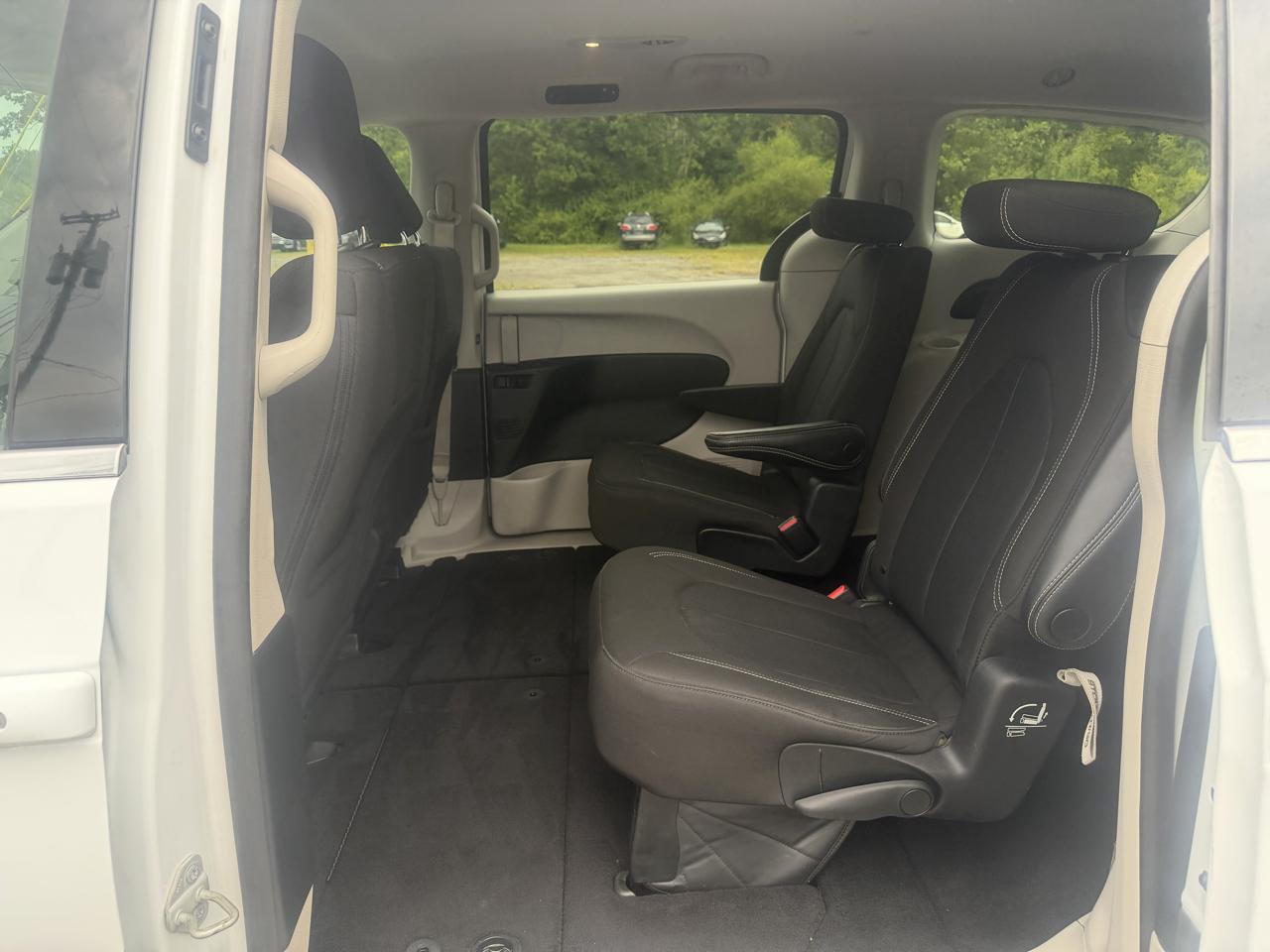 Chrysler Voyager LX FWD 2022