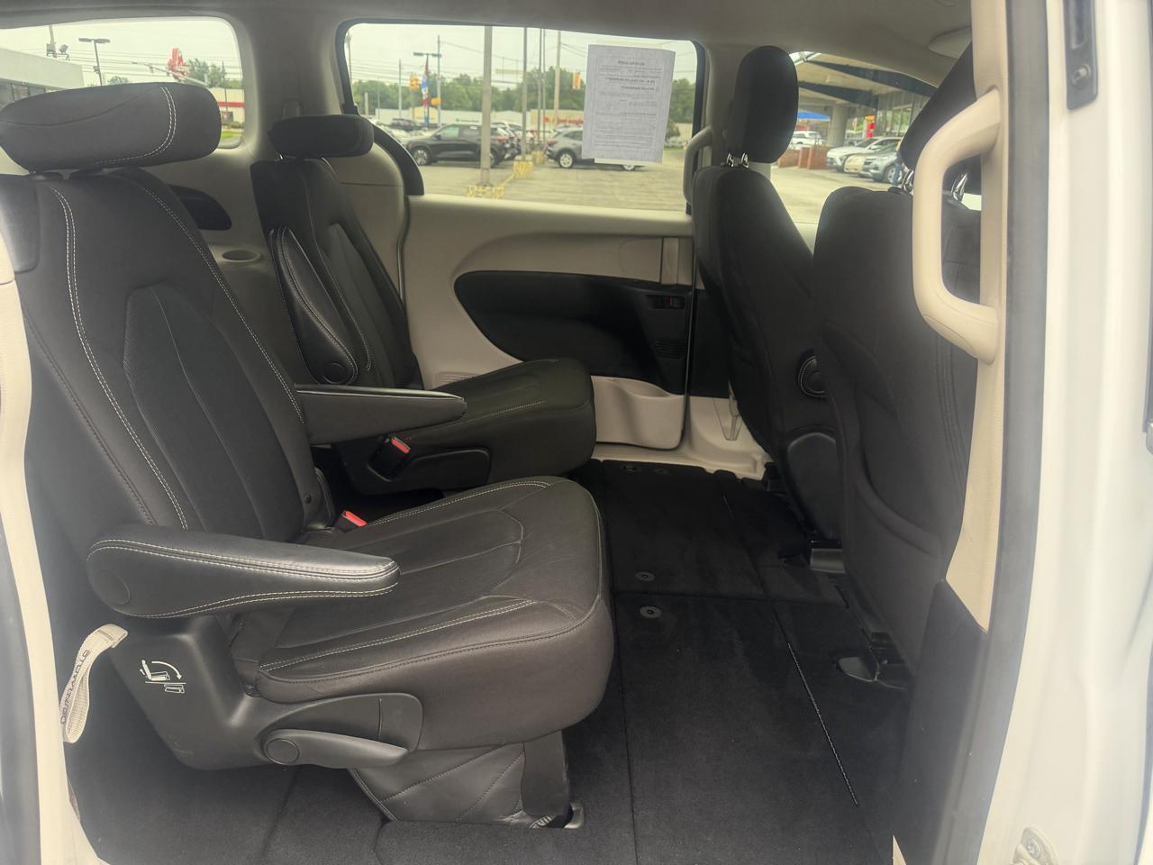 Chrysler Voyager LX FWD 2022