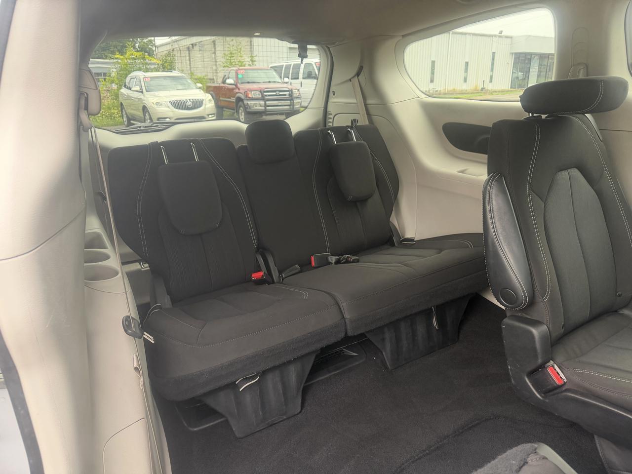 Chrysler Voyager LX FWD 2022