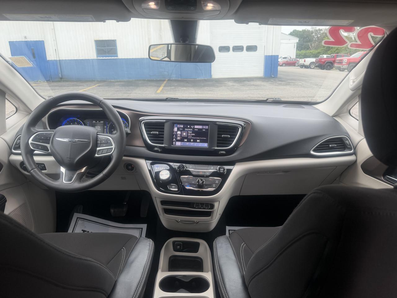 Chrysler Voyager LX FWD 2022