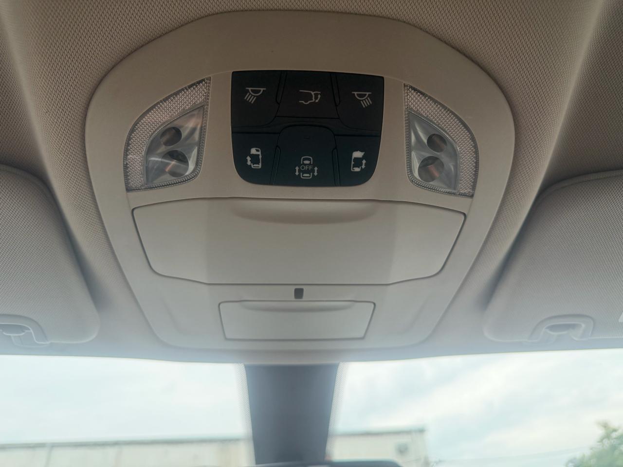 Chrysler Voyager LX FWD 2022