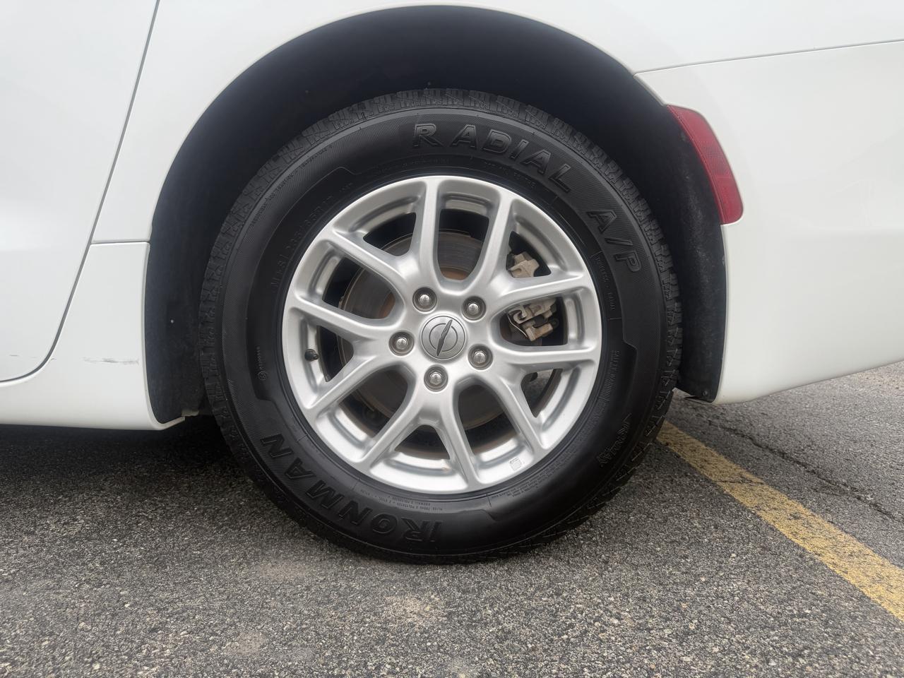 Chrysler Voyager LX FWD 2022