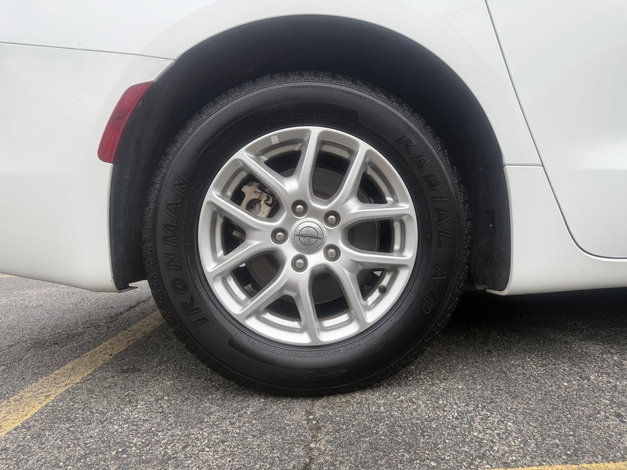 Chrysler Voyager LX FWD 2022