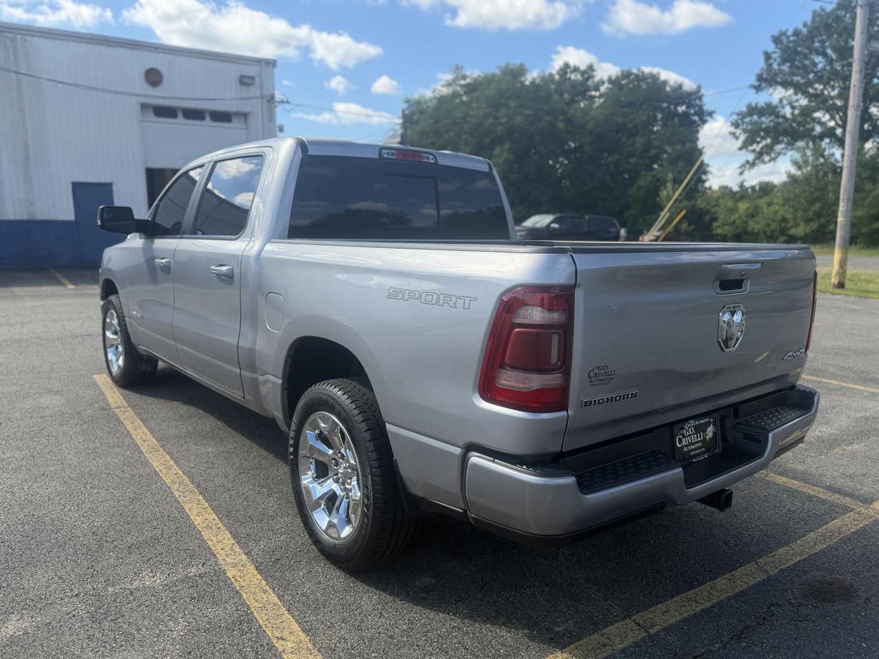 RAM 1500 Big Horn 4x4 Crew Cab 5'7" Box 2022