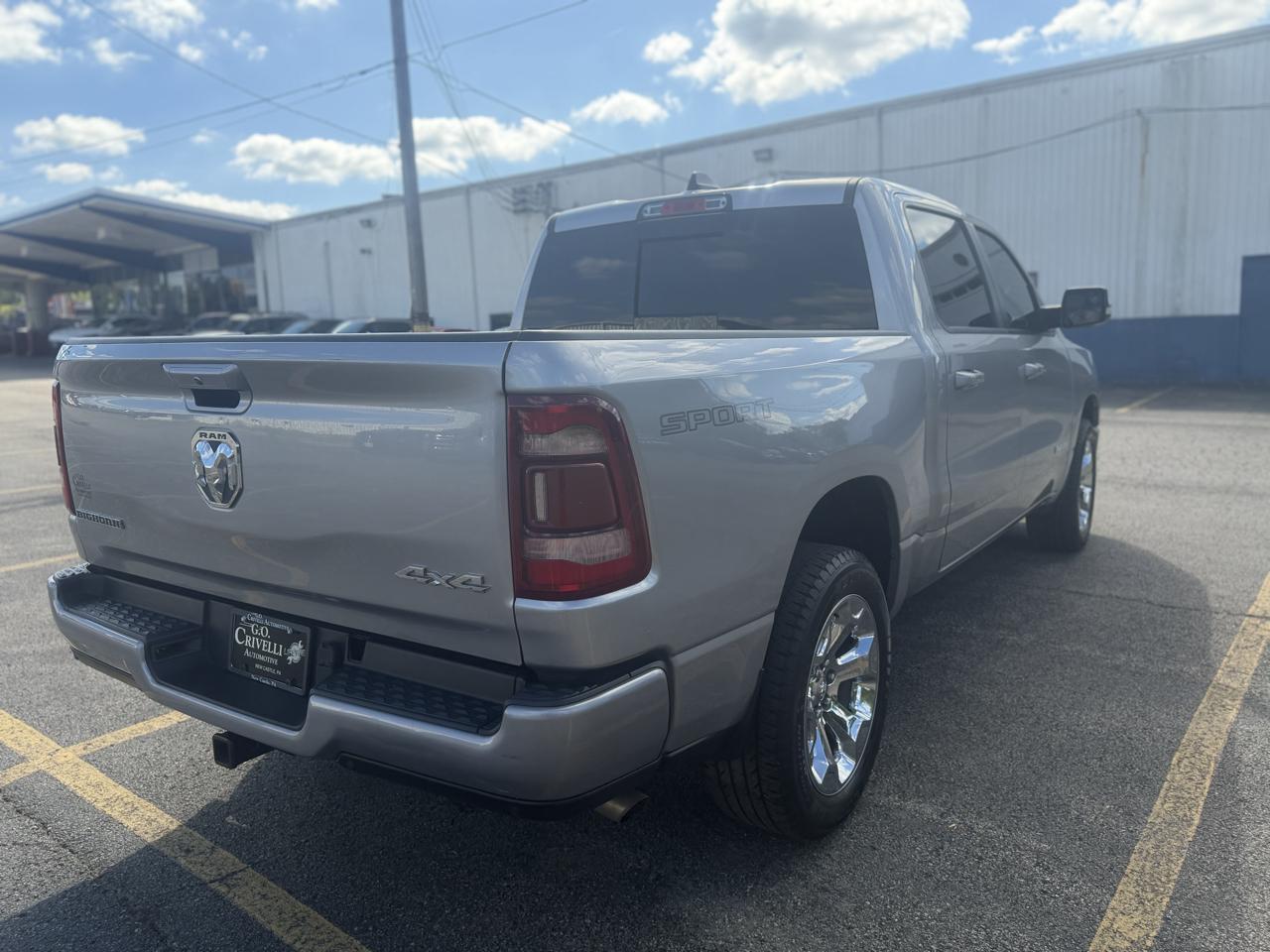 RAM 1500 Big Horn 4x4 Crew Cab 5'7" Box 2022