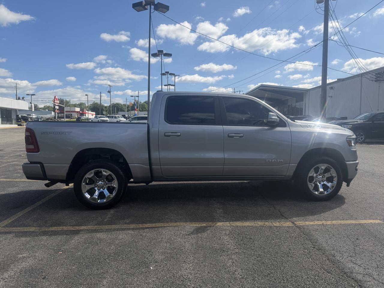 RAM 1500 Big Horn 4x4 Crew Cab 5'7" Box 2022