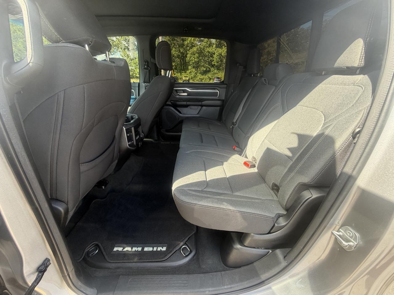 RAM 1500 Big Horn 4x4 Crew Cab 5'7" Box 2022