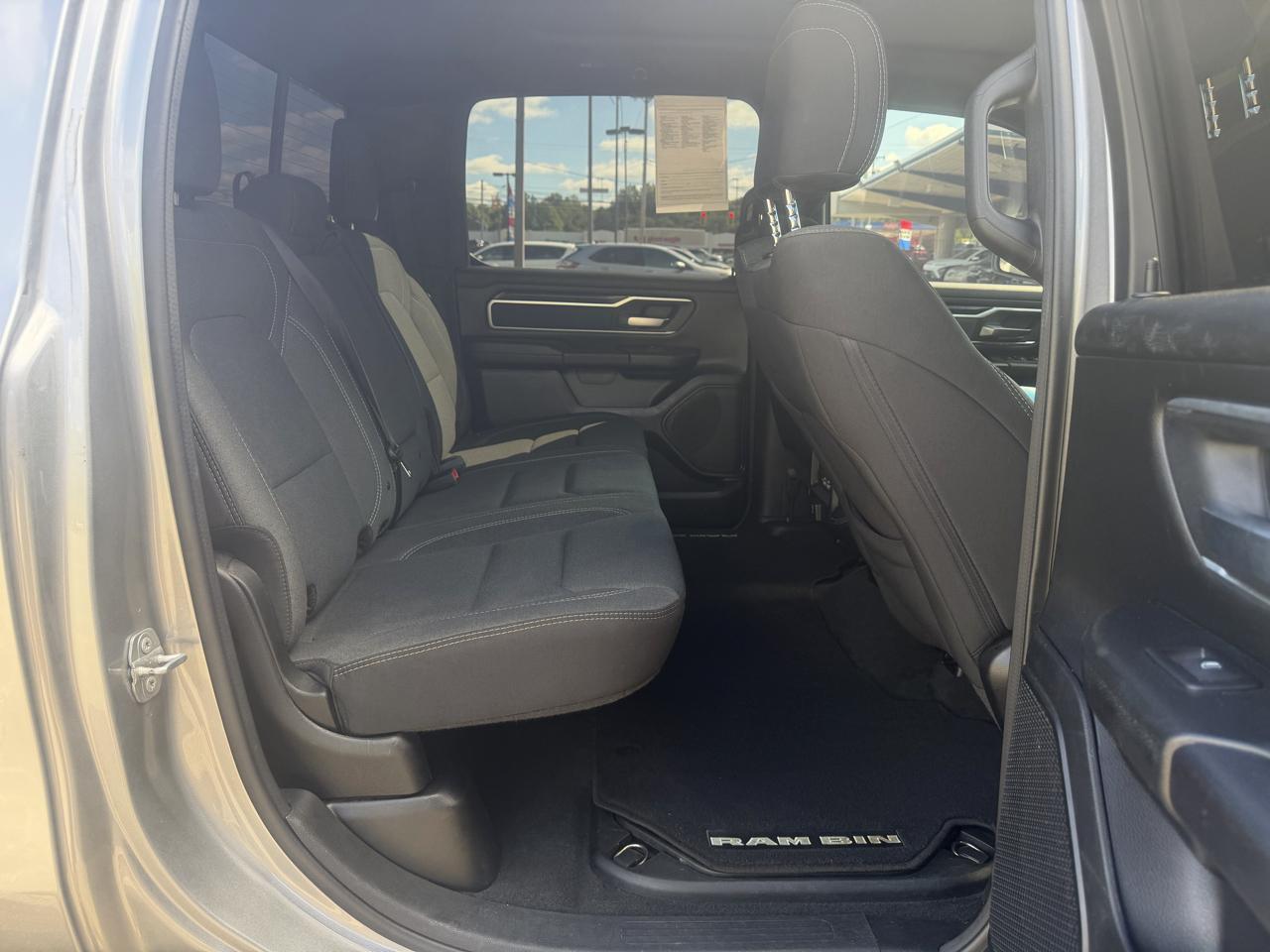 RAM 1500 Big Horn 4x4 Crew Cab 5'7" Box 2022