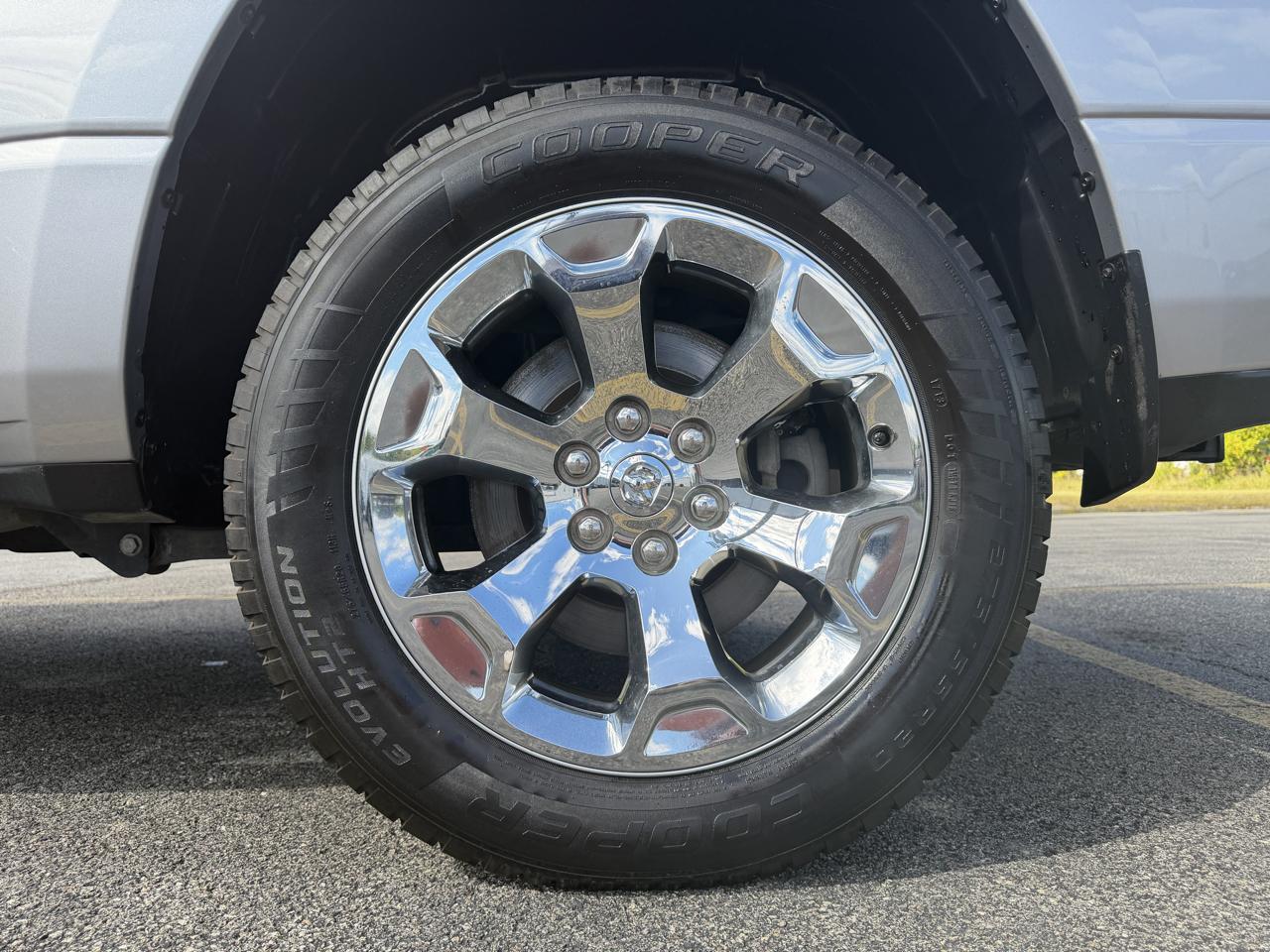 RAM 1500 Big Horn 4x4 Crew Cab 5'7" Box 2022
