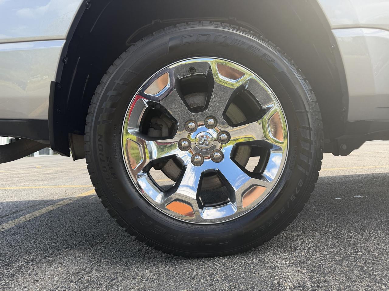 RAM 1500 Big Horn 4x4 Crew Cab 5'7" Box 2022