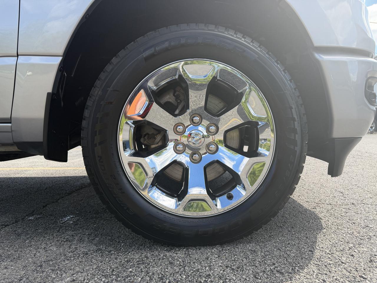 RAM 1500 Big Horn 4x4 Crew Cab 5'7" Box 2022