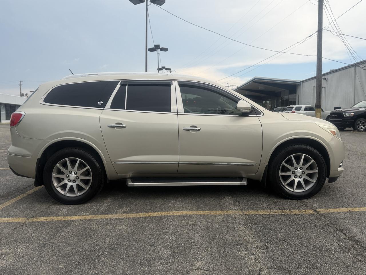 Buick Enclave FWD 4dr Leather 2015
