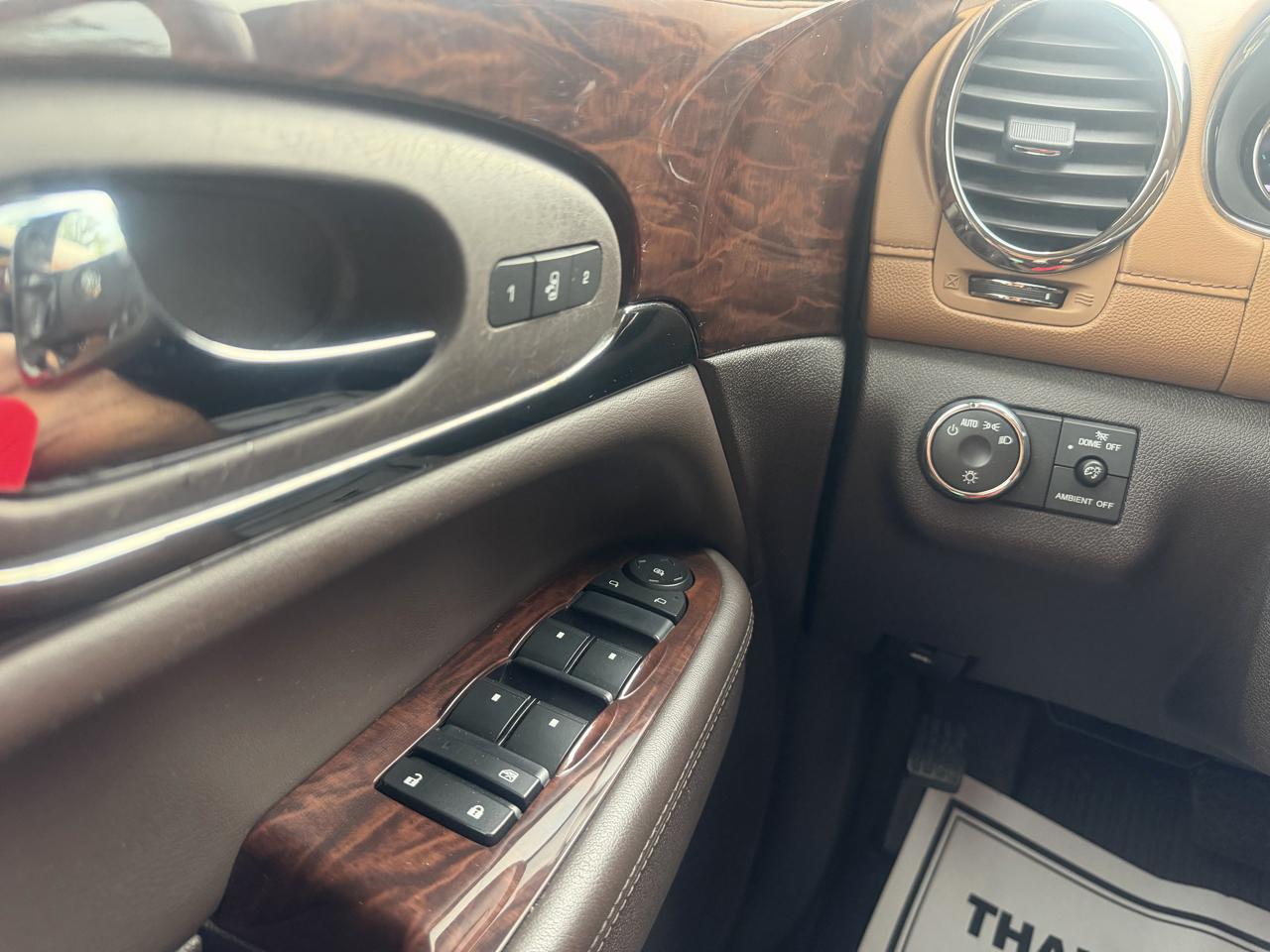 Buick Enclave FWD 4dr Leather 2015