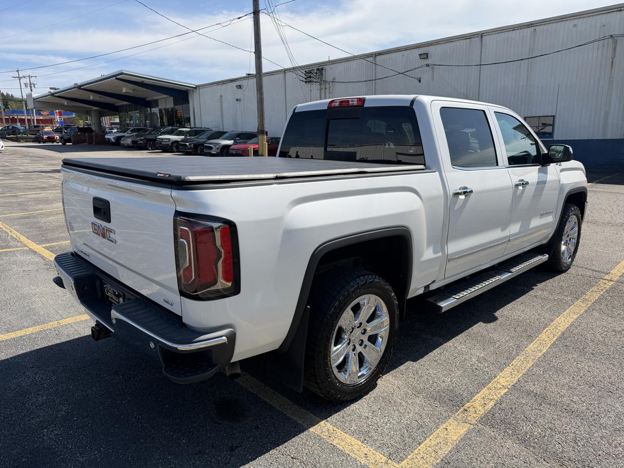 GMC Sierra 1500 4WD Crew Cab 143.5" SLT 2017