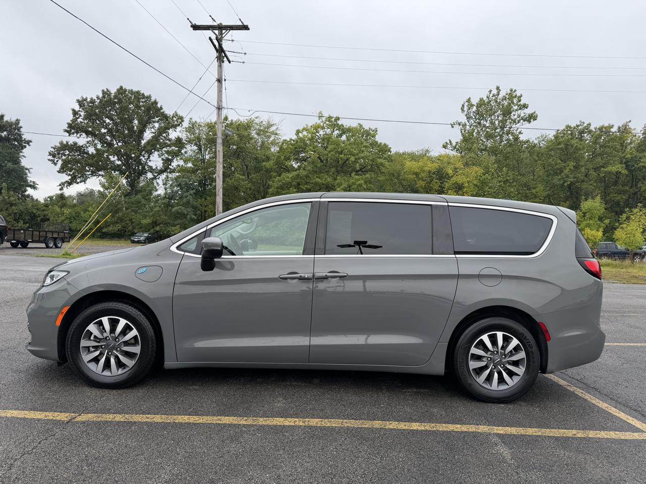 Chrysler Pacifica Hybrid Touring L FWD 2023