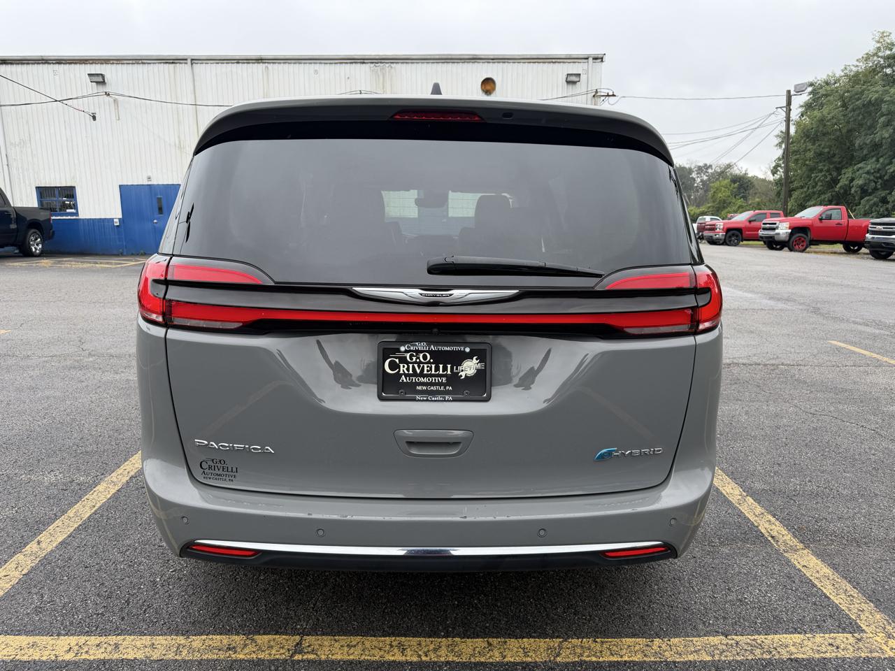 Chrysler Pacifica Hybrid Touring L FWD 2023