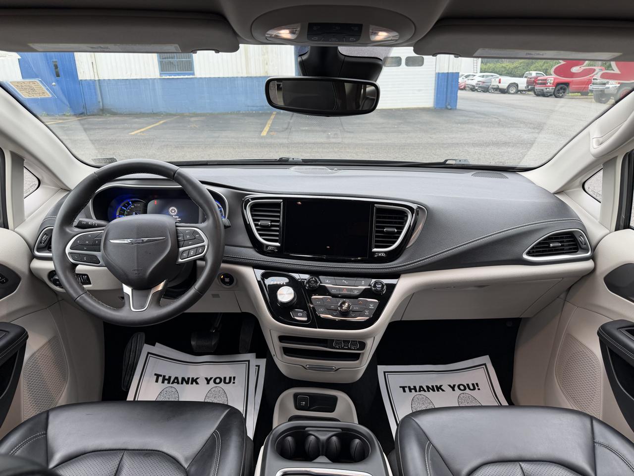Chrysler Pacifica Hybrid Touring L FWD 2023