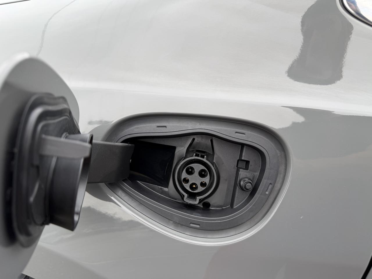 Chrysler Pacifica Hybrid Touring L FWD 2023