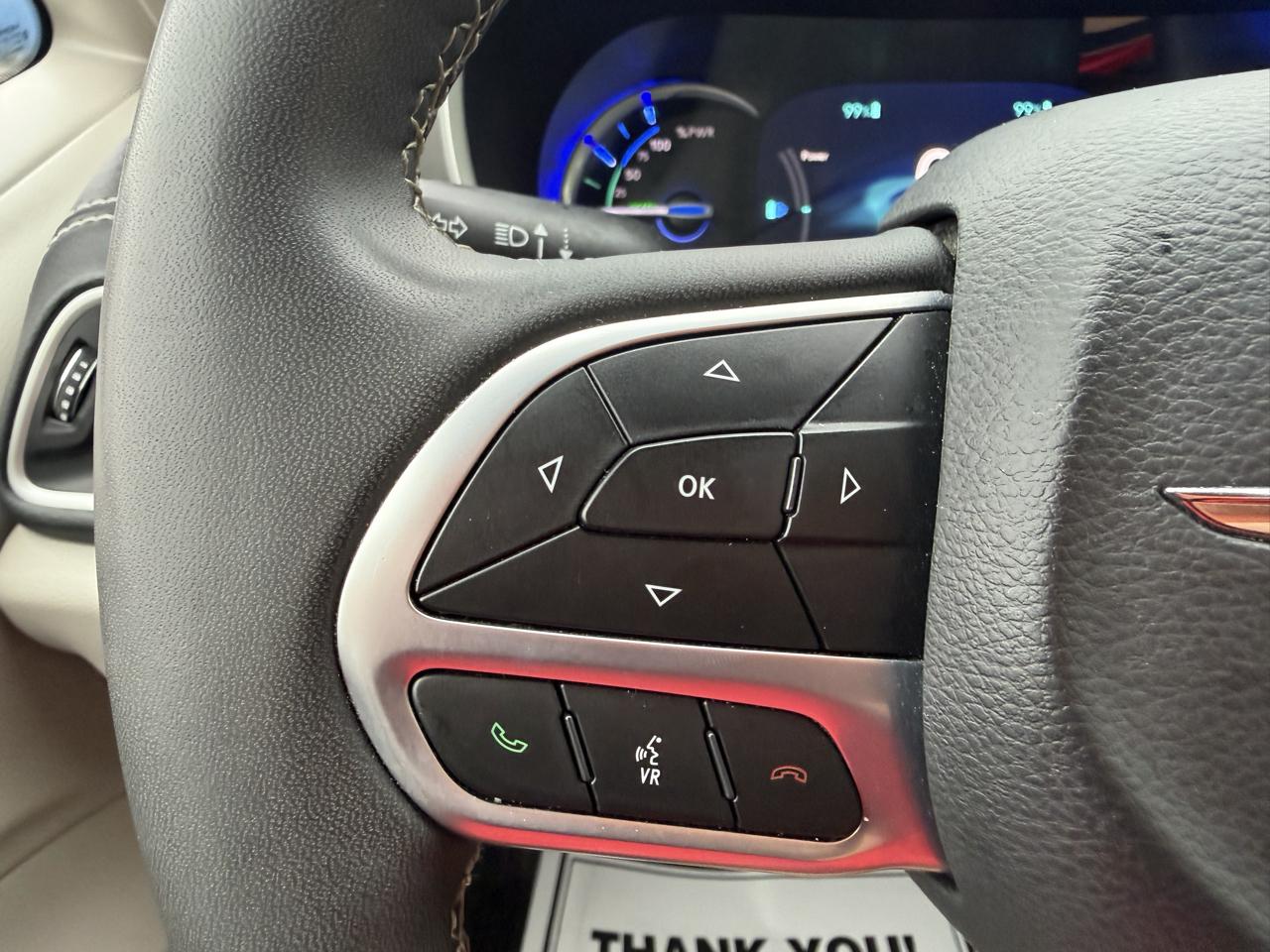 Chrysler Pacifica Hybrid Touring L FWD 2023