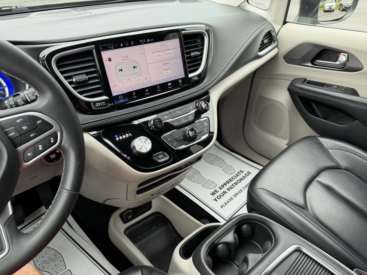 Chrysler Pacifica Hybrid Touring L FWD 2023