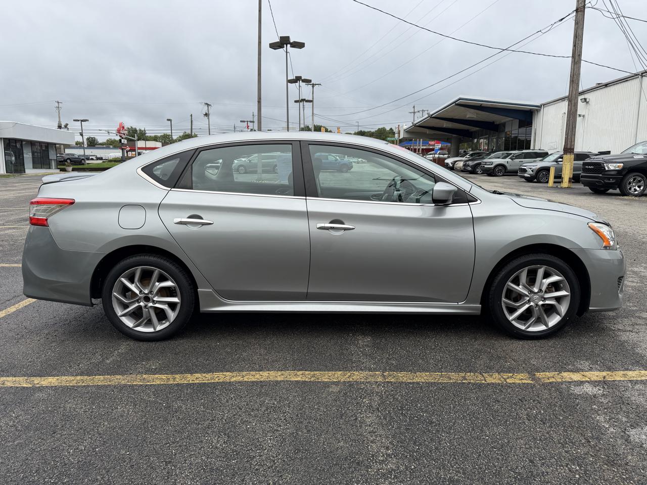 Nissan Sentra 4dr Sdn I4 CVT SR 2014