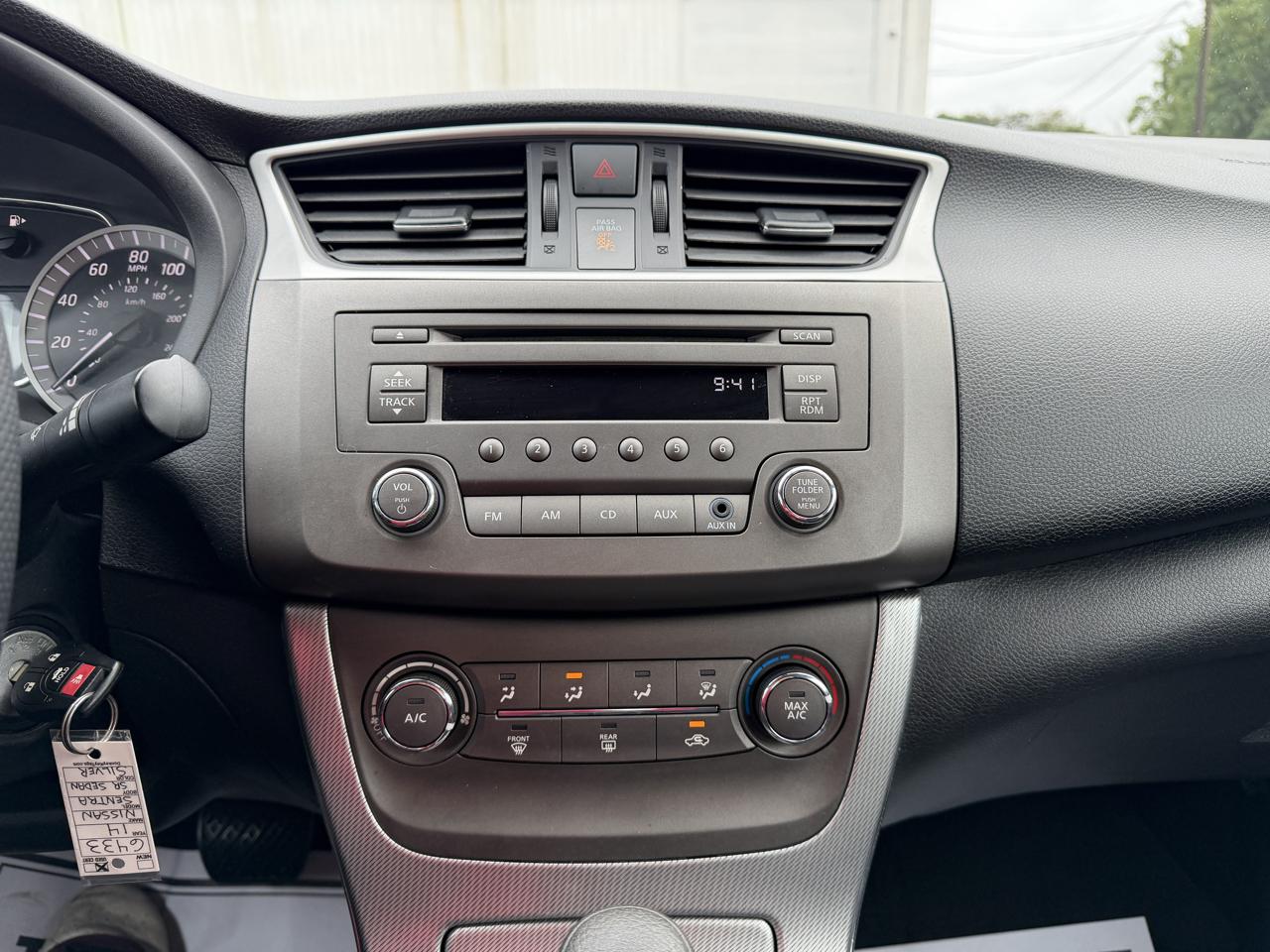 Nissan Sentra 4dr Sdn I4 CVT SR 2014