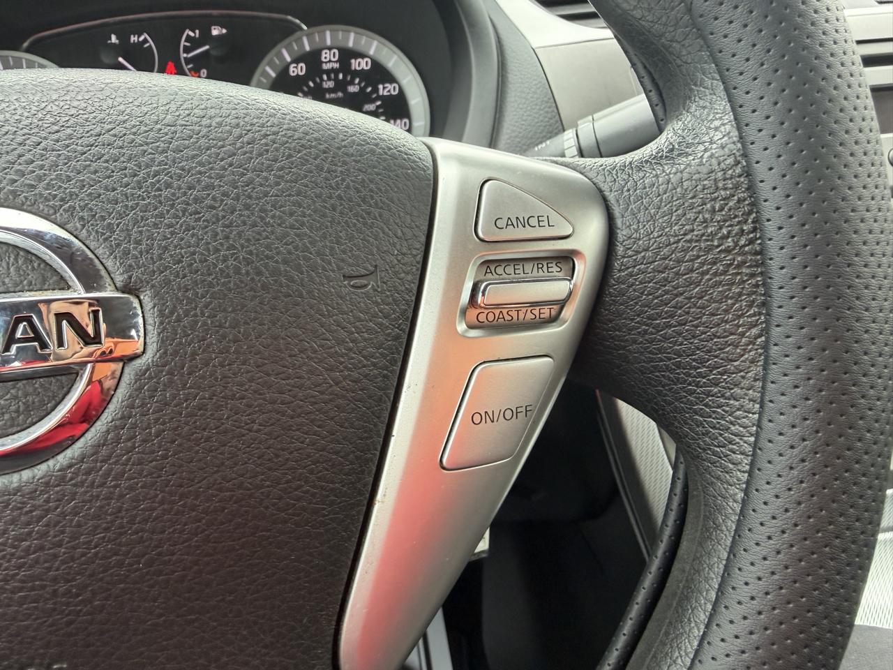 Nissan Sentra 4dr Sdn I4 CVT SR 2014