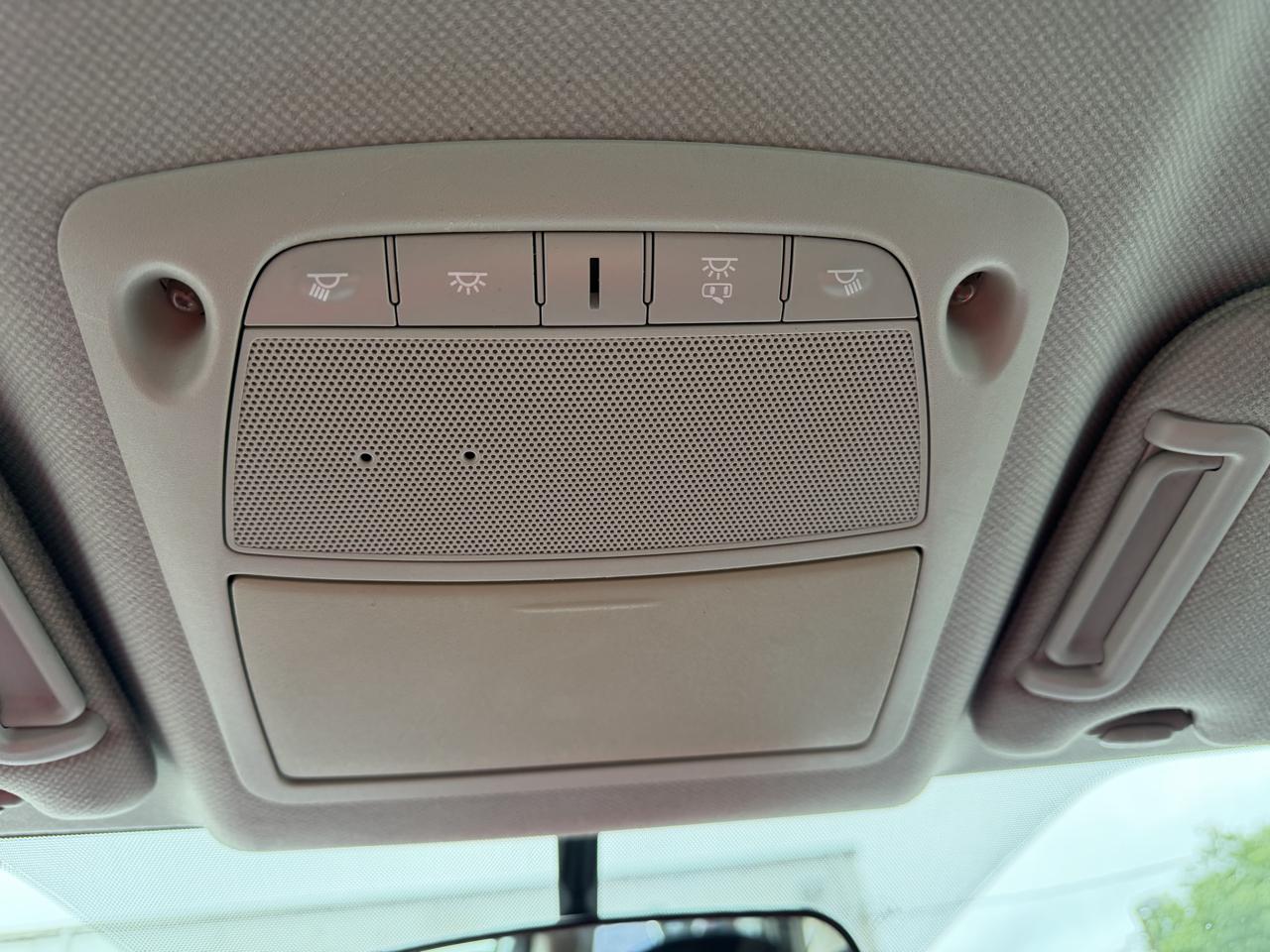 Nissan Sentra 4dr Sdn I4 CVT SR 2014