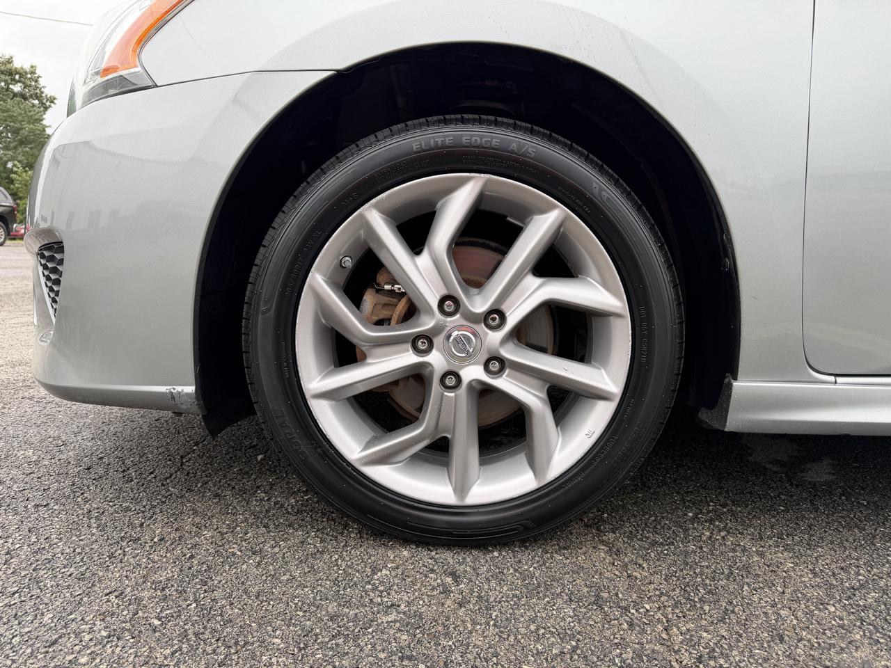 Nissan Sentra 4dr Sdn I4 CVT SR 2014