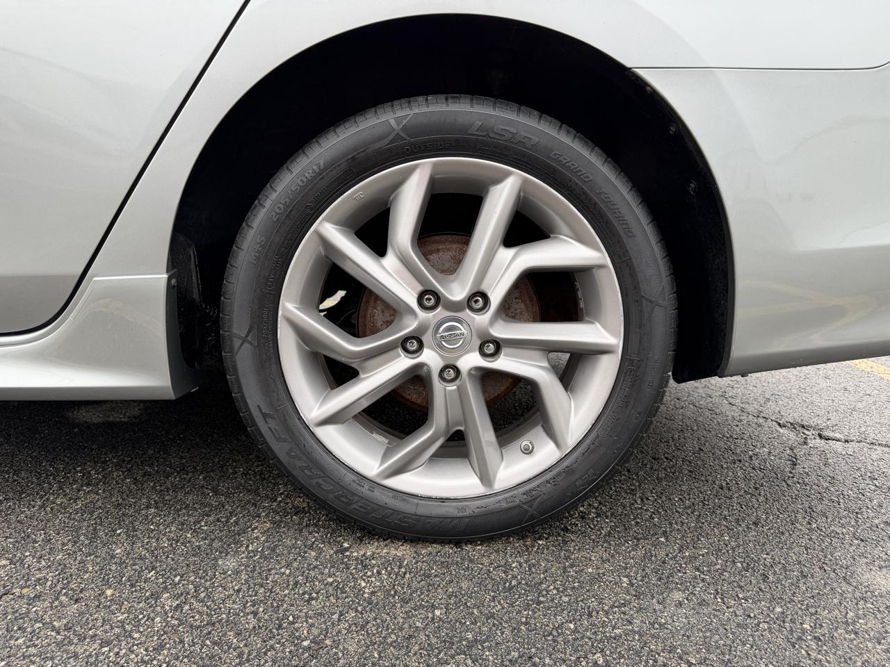 Nissan Sentra 4dr Sdn I4 CVT SR 2014