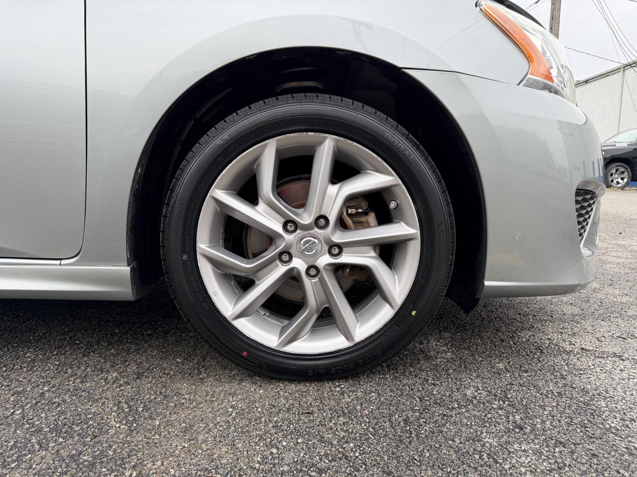 Nissan Sentra 4dr Sdn I4 CVT SR 2014