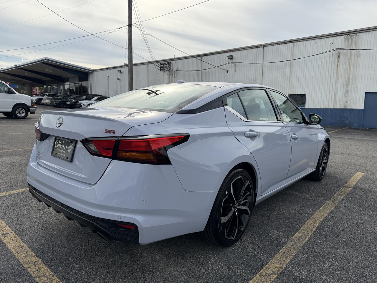 2024 Nissan Altima SR - Photo 6