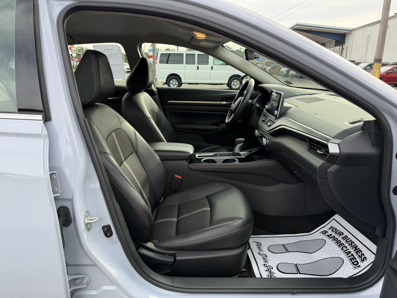 2024 Nissan Altima SR - Photo 16