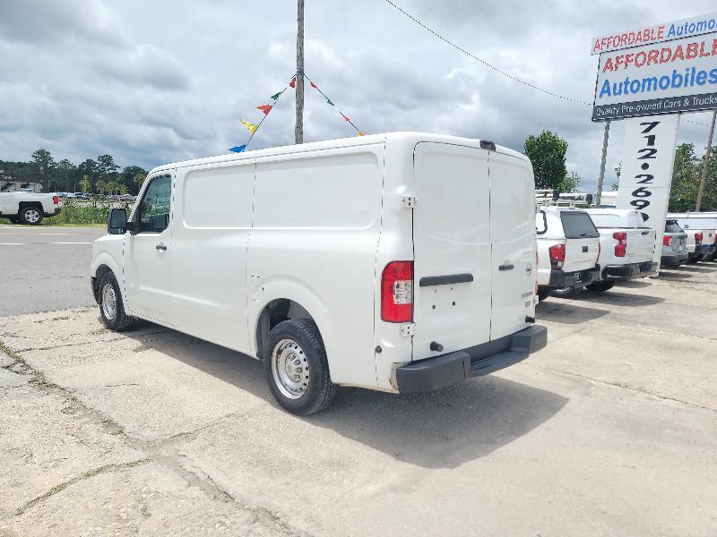 Nissan NV Cargo  2014